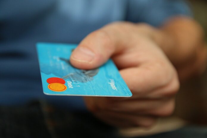 Karta kredytowa – poznaj odpowiedzi na najważniejsze pytania